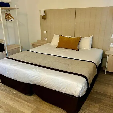 Hotel Derby Eiffel Paris