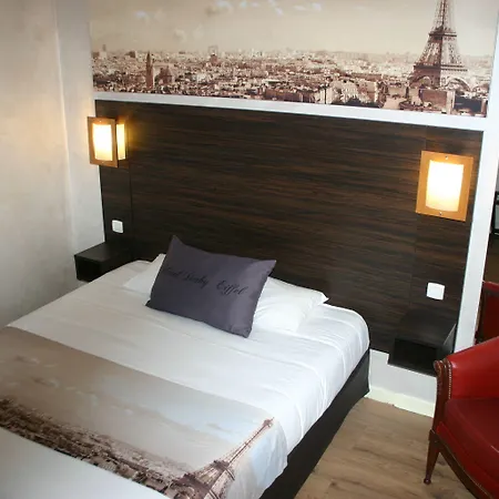 Derby Eiffel 4* Paris