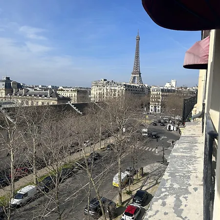 Derby Eiffel 4* Paris